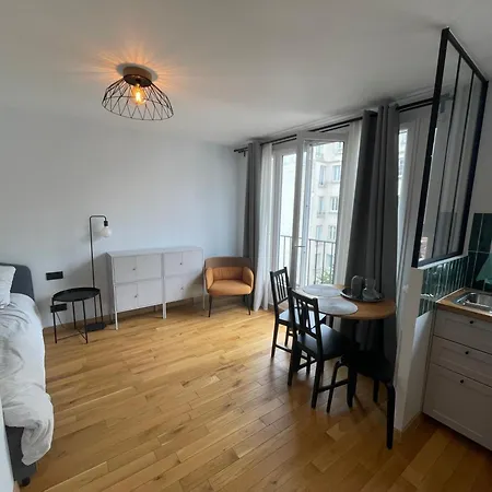 Cosy Studio Calme Proche De Paris 쿠르브부아